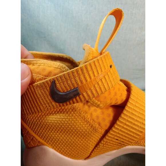 Nike LeBron Soldier 11 TB University Gold mens sneakers, Sz 10 - Picture 7 of 8